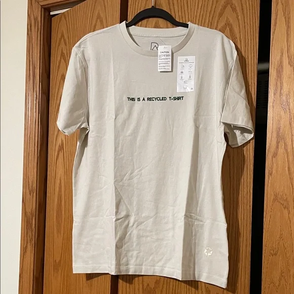 Recycled T-Shirt - Picture 2 of 9